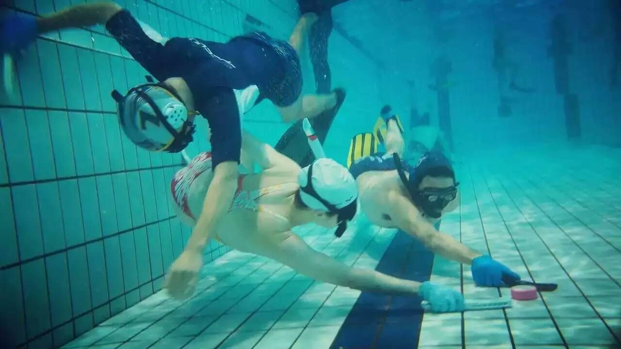 Underwater Hockey Action